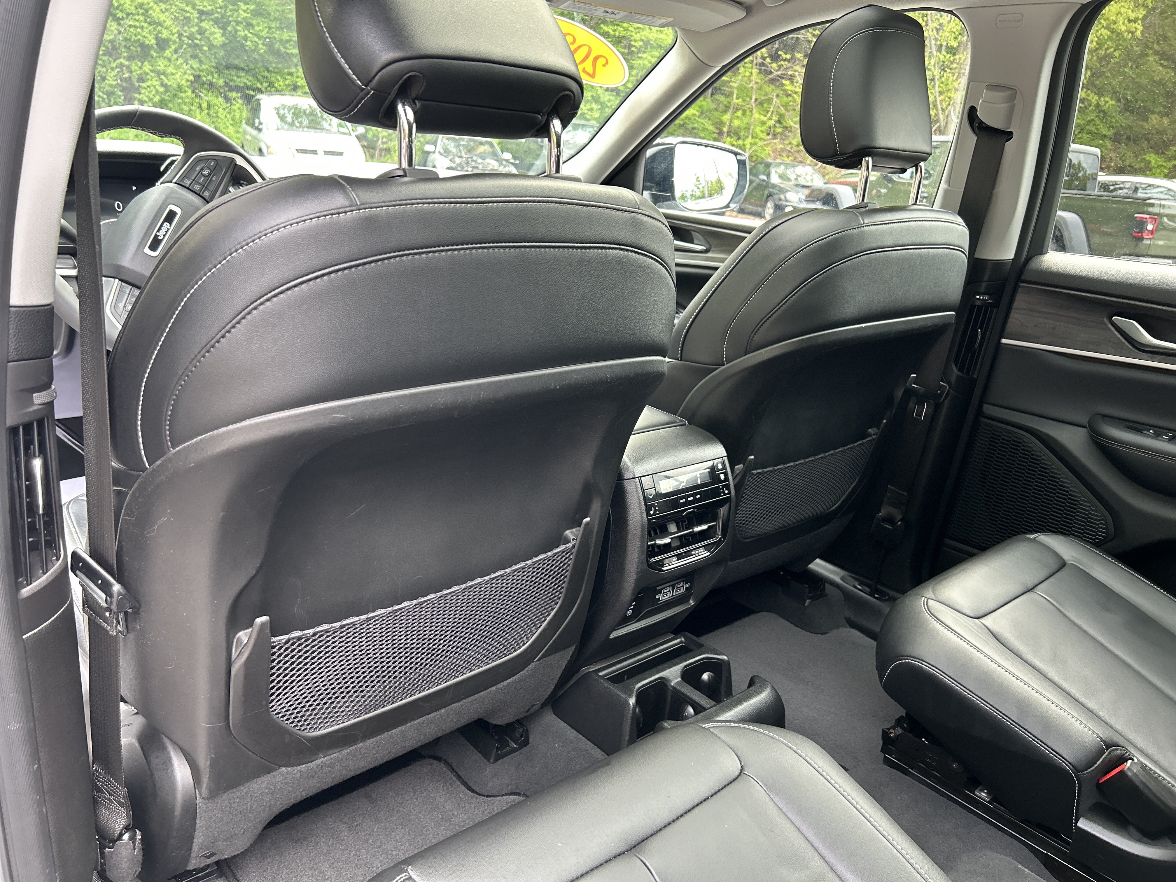 Certified 2023 Jeep Grand Cherokee L Limited w/ Black Appearance Package AWD/4WD image 13