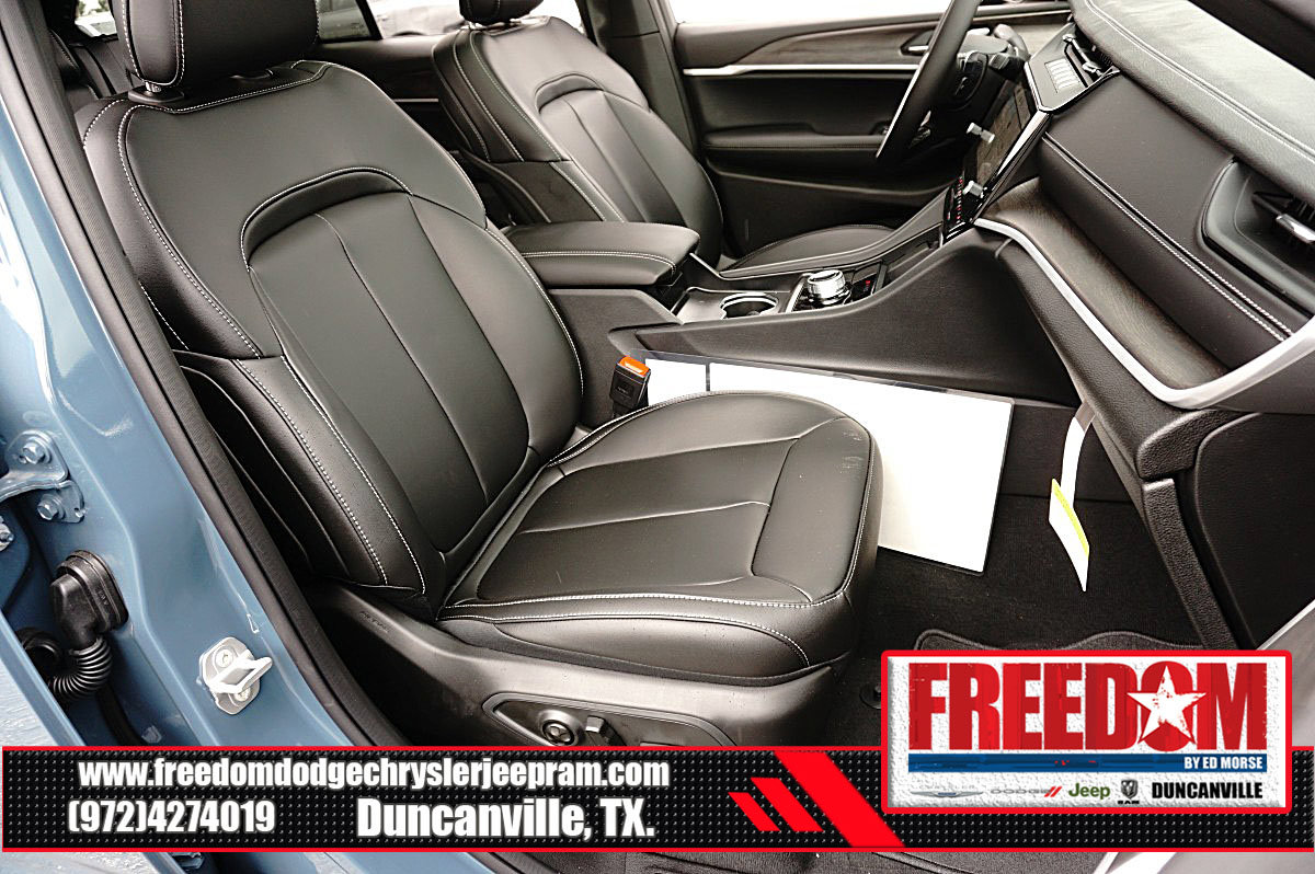 New 2026 Jeep Grand Cherokee Limited w/ Limited Altitude Package RWD image 16
