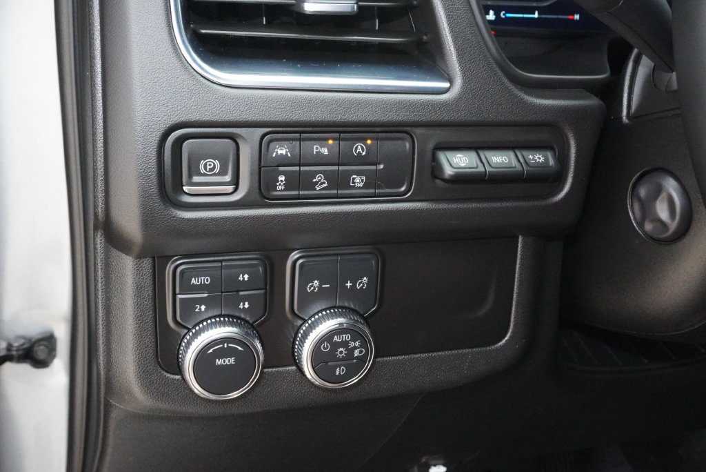 Used 2024 GMC Yukon XL AT4 w/ AT4 Premium Package AWD/4WD image 29