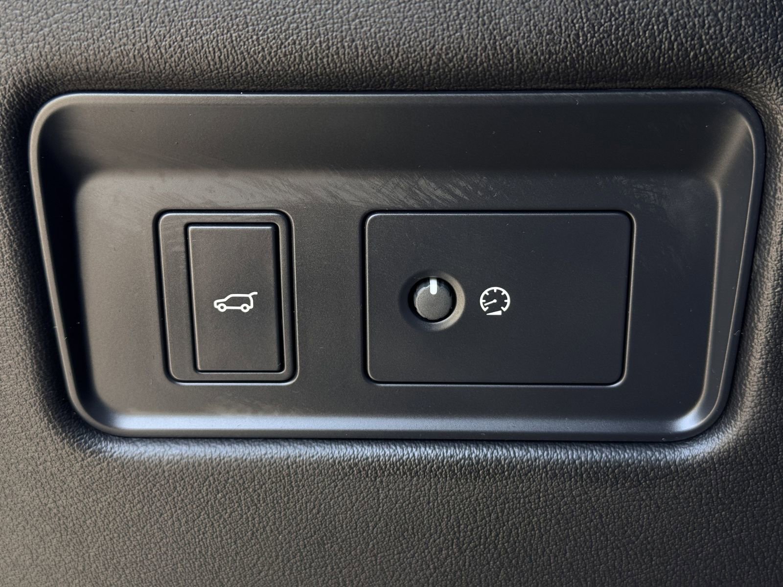 Used 2023 Jaguar F-PACE S image 24