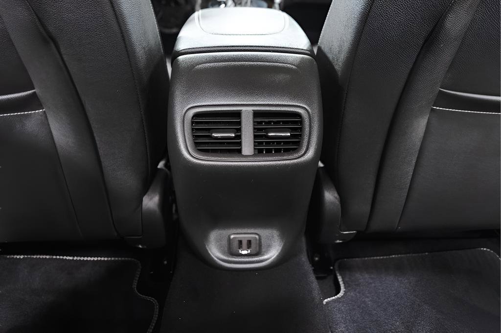 Used 2019 Buick Regal Essence w/ Driver Confidence Package I FWD image 29