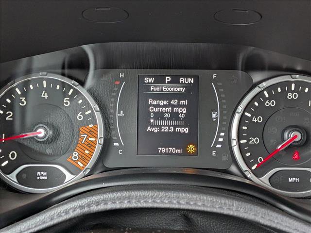 Used 2020 Jeep Renegade Latitude AWD/4WD image 11