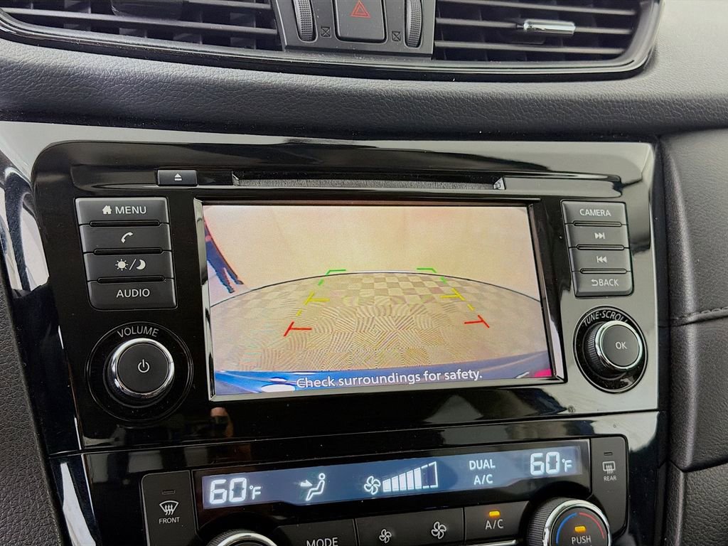 Used 2020 Nissan Rogue SV image 17