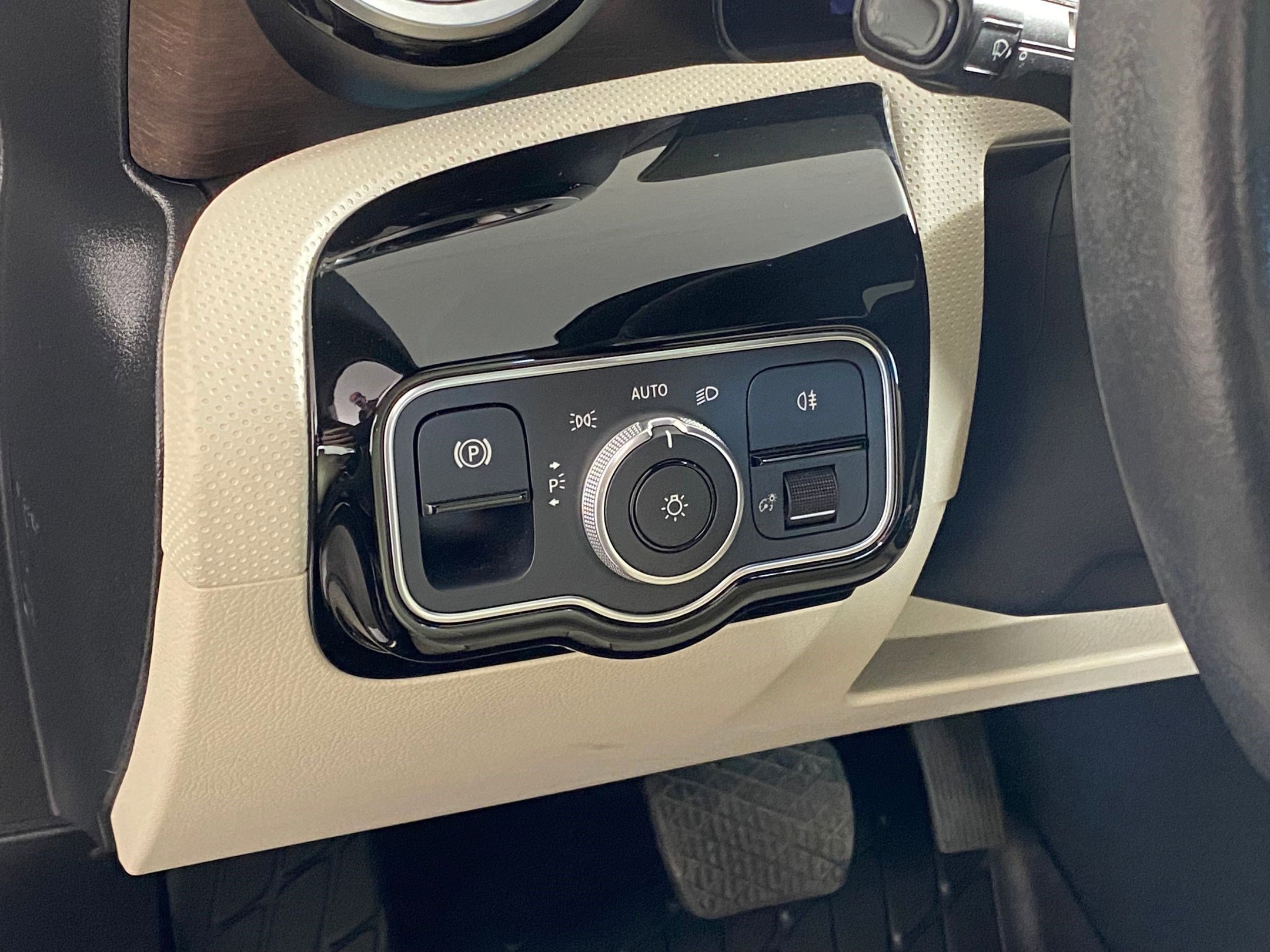 Certified 2022 Mercedes-Benz A 220 4MATIC image 19