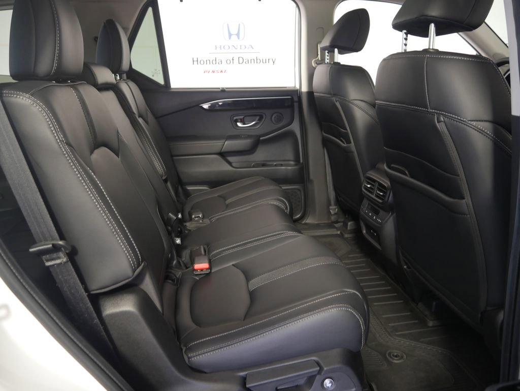 Certified 2024 Honda Pilot Touring image 8