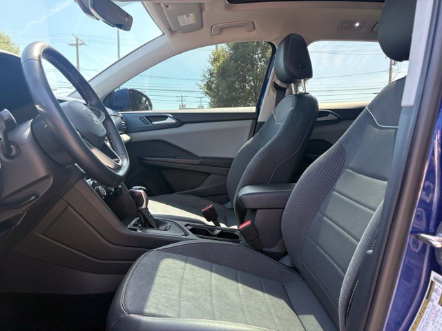 Used 2023 Volkswagen Taos SE w/ Panoramic Sunroof Package FWD image 31