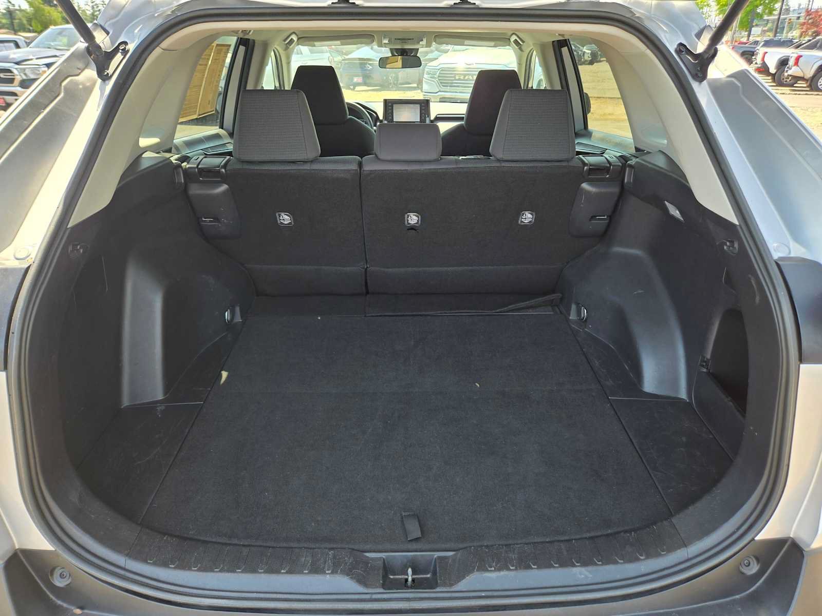 Certified 2021 Toyota RAV4 LE AWD/4WD image 17