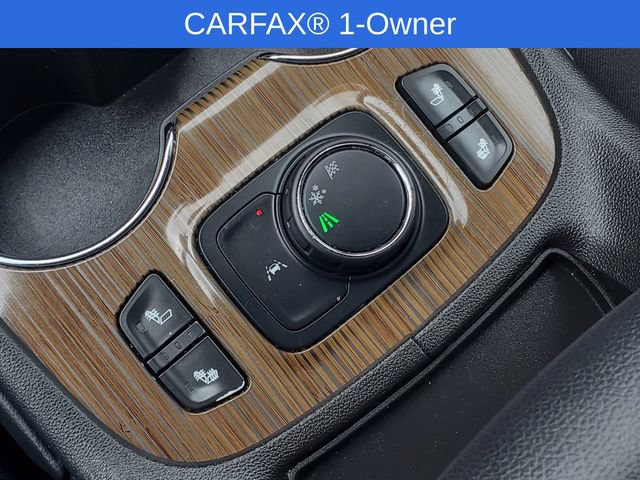 Certified 2022 GMC Acadia SLE w/ Driver Convenience Package FWD image 26