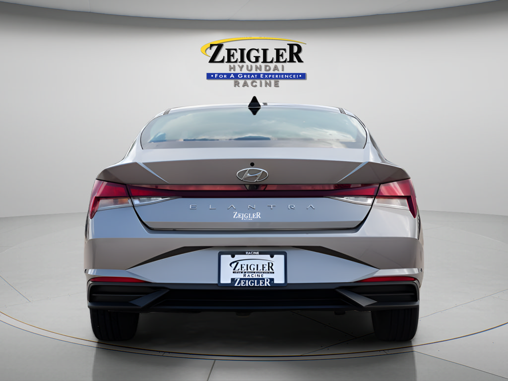 Certified 2021 Hyundai Elantra SEL w/ Convenience Package FWD image 6