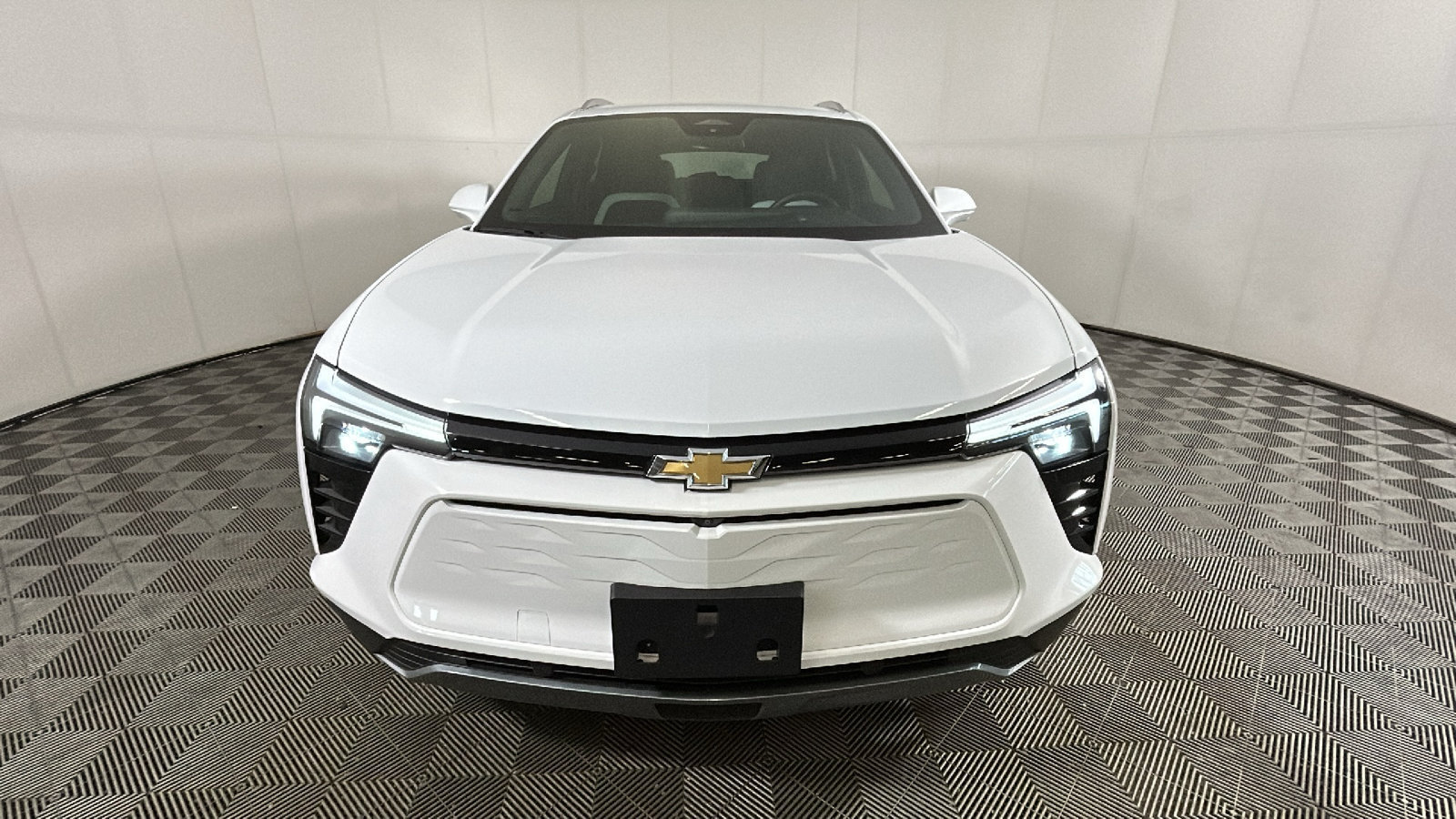 Used 2024 Chevrolet Blazer EV LT AWD/4WD image 9