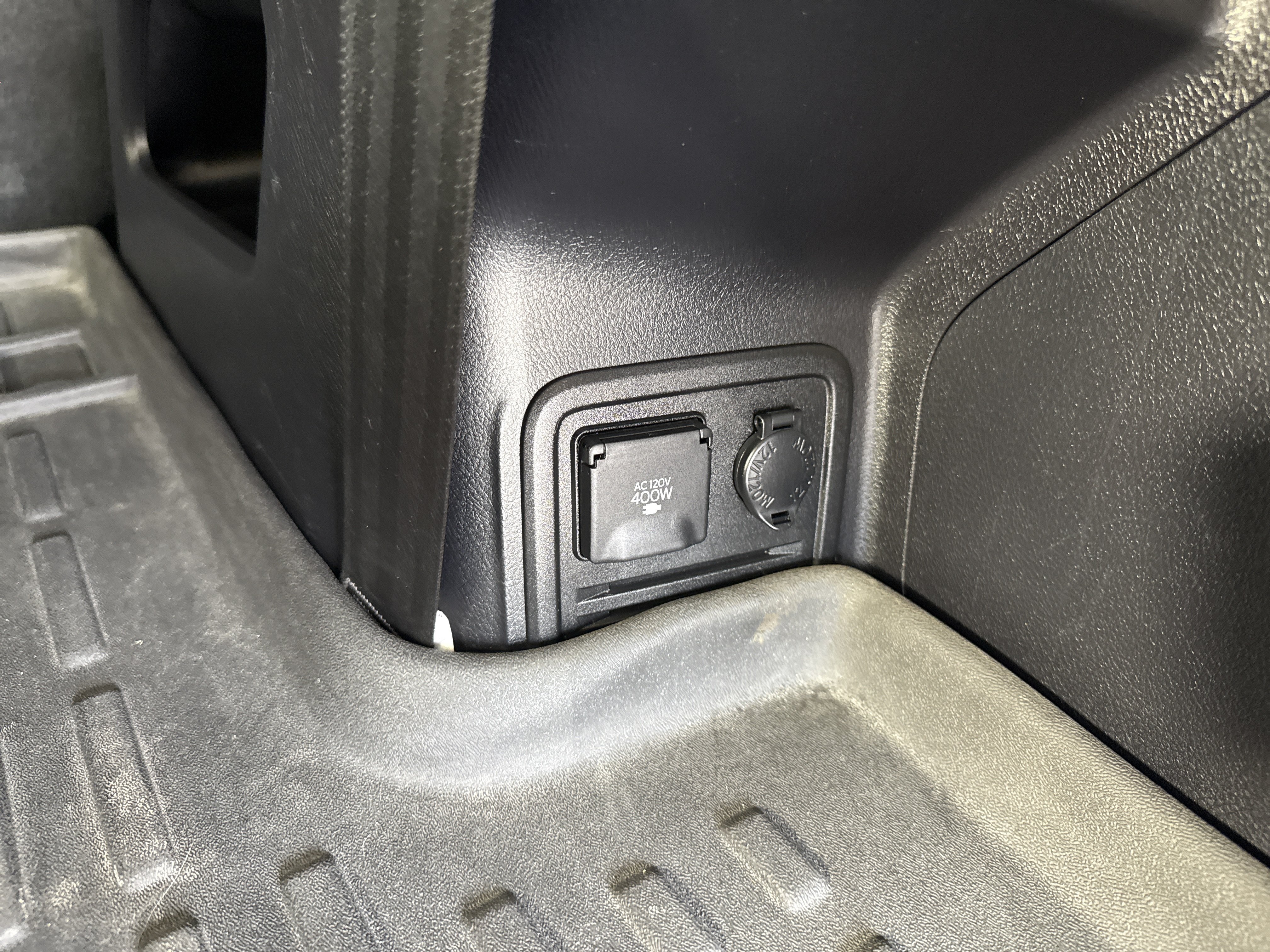 Used 2017 Toyota 4Runner SR5 AWD/4WD image 21