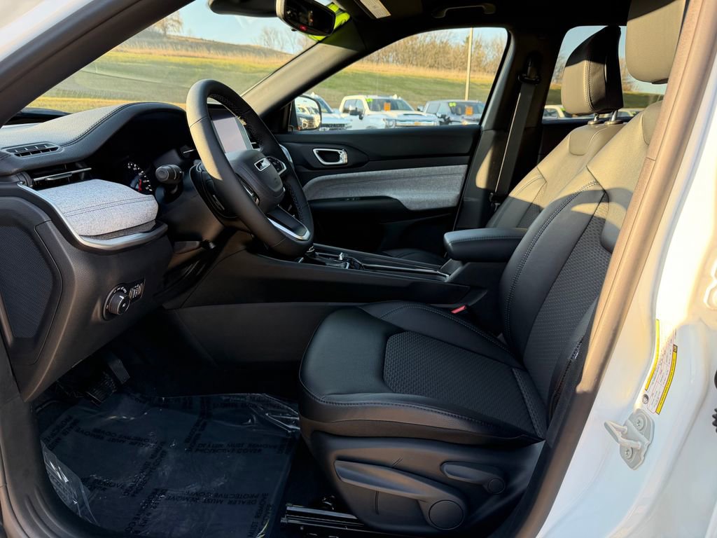 New 2026 Jeep Compass Latitude AWD/4WD image 17