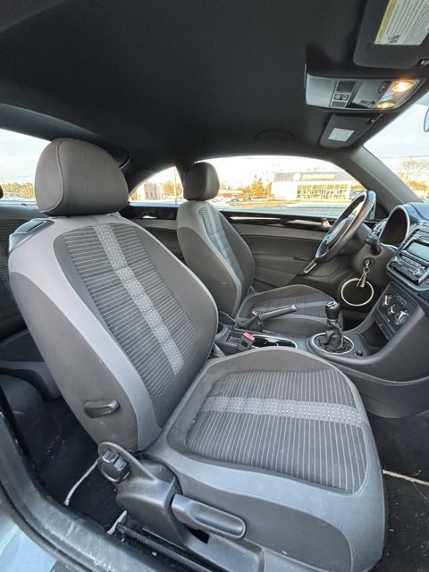 Used 2012 Volkswagen Beetle 2.0T image 13