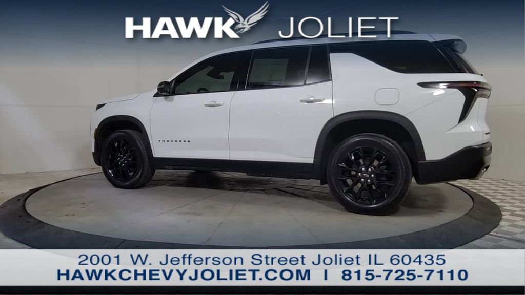 Used 2024 Chevrolet Traverse LT w/ Midnight/Sport Edition FWD image 5
