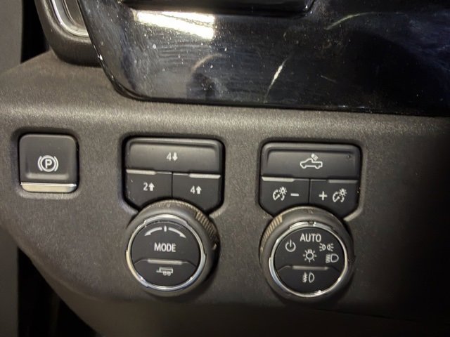 Used 2025 Chevrolet Silverado 2500 LT w/ Convenience Package image 15