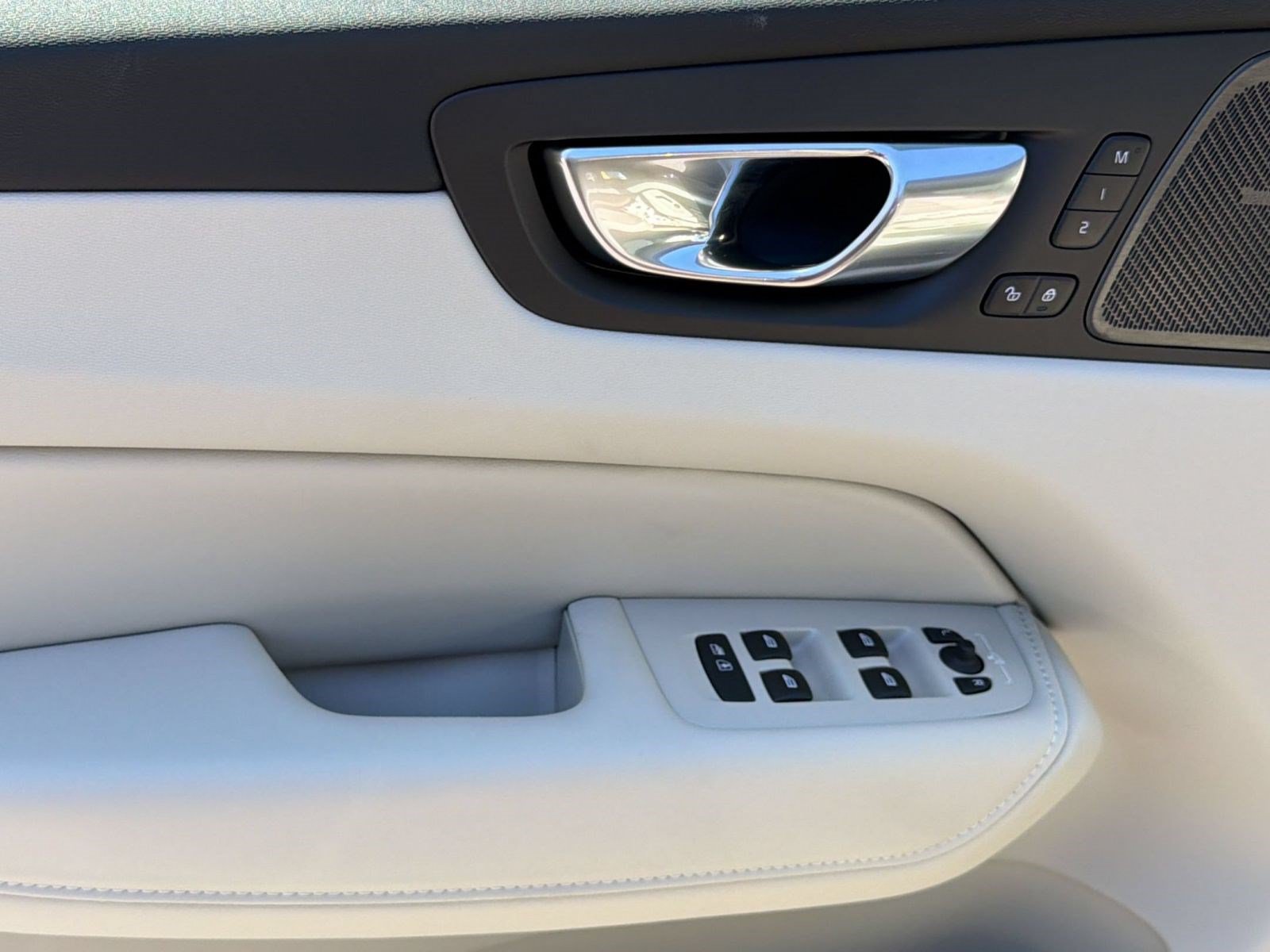 New 2027 Volvo XC60 B5 Ultra AWD/4WD image 27