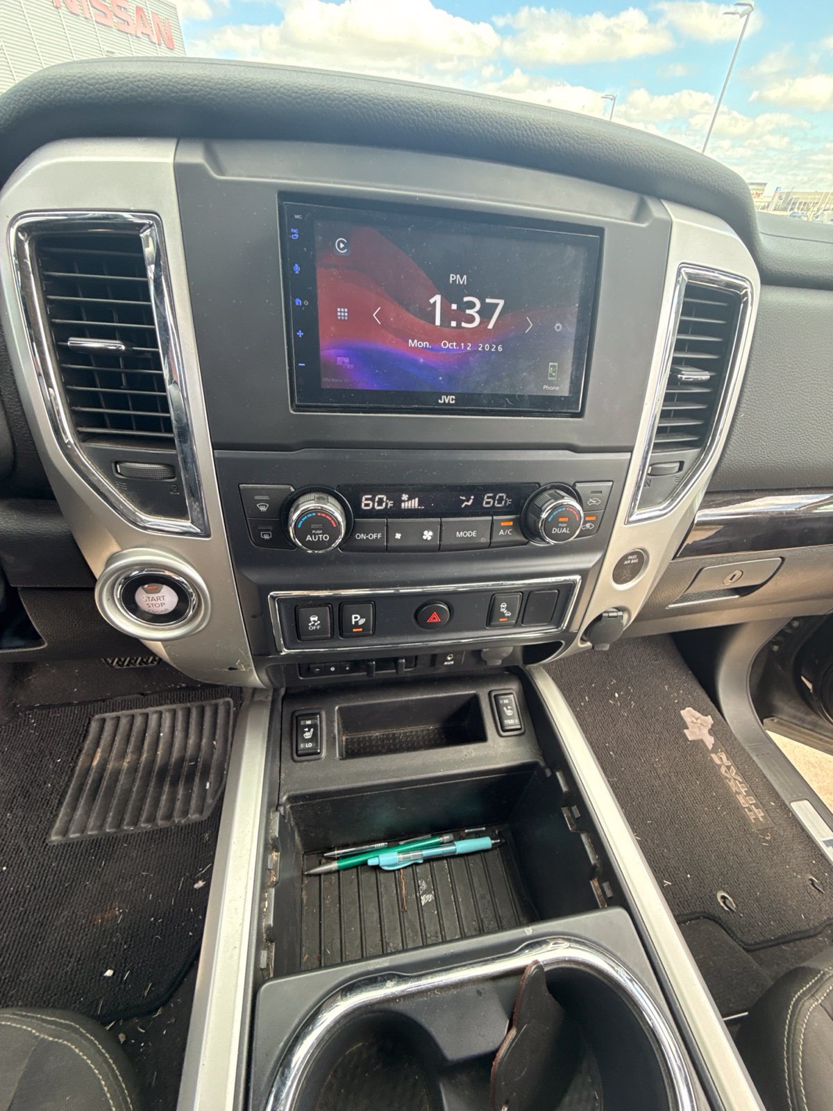 Used 2017 Nissan Titan SV RWD image 11
