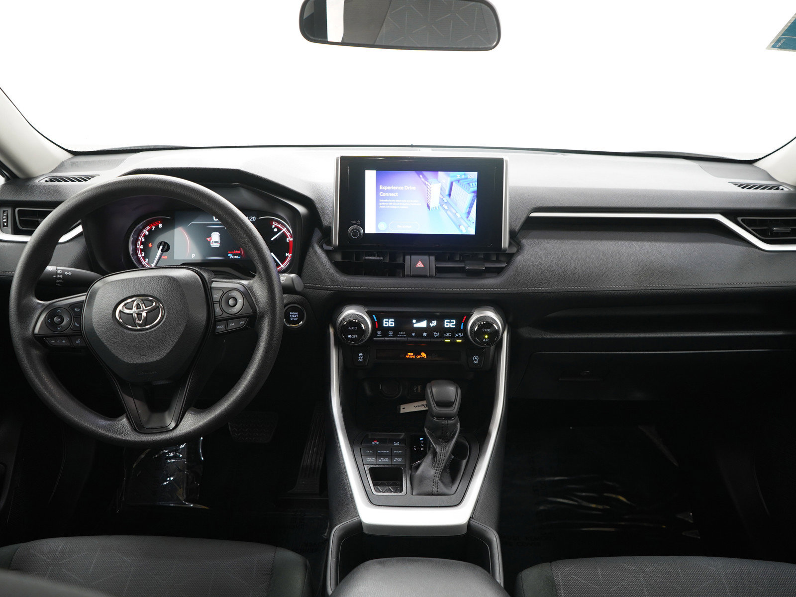 Used 2025 Toyota RAV4 XLE AWD/4WD image 15