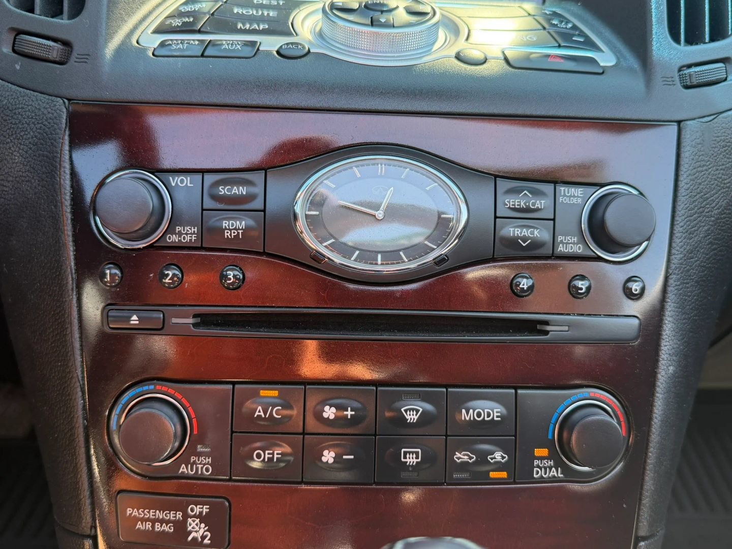 Used 2011 INFINITI G37 Convertible w/ Premium Pkg RWD image 25