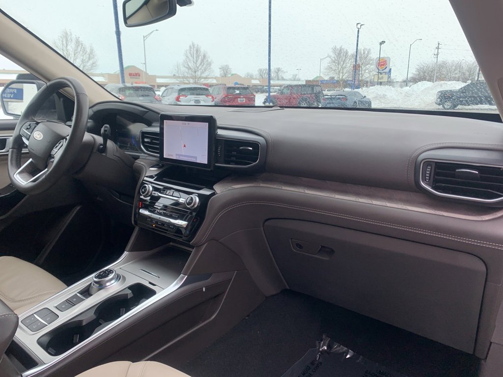 Used 2023 Ford Explorer Platinum w/ Class IV Trailer Tow Package image 19