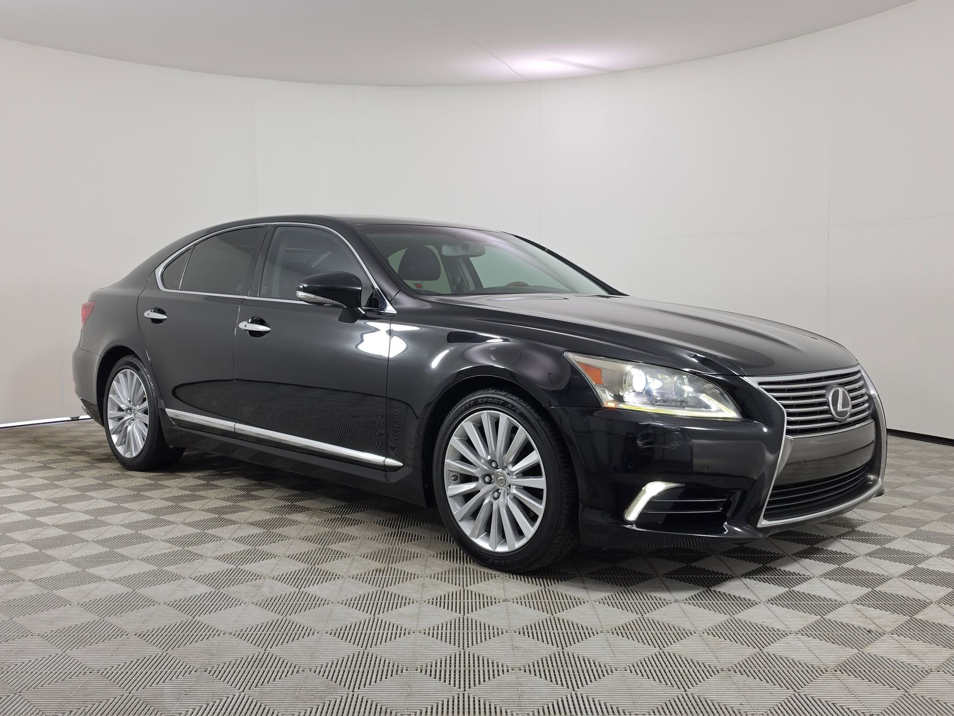 Used 2014 Lexus LS 460 w/ Comfort Package RWD video 1
