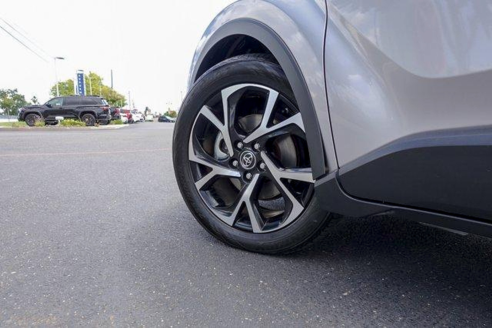 Certified 2019 Toyota C-HR XLE FWD image 8