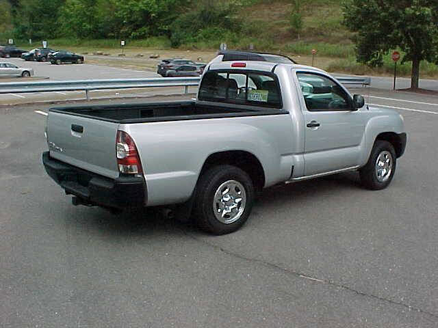 Used 2011 Toyota Tacoma 2WD Regular Cab image 11