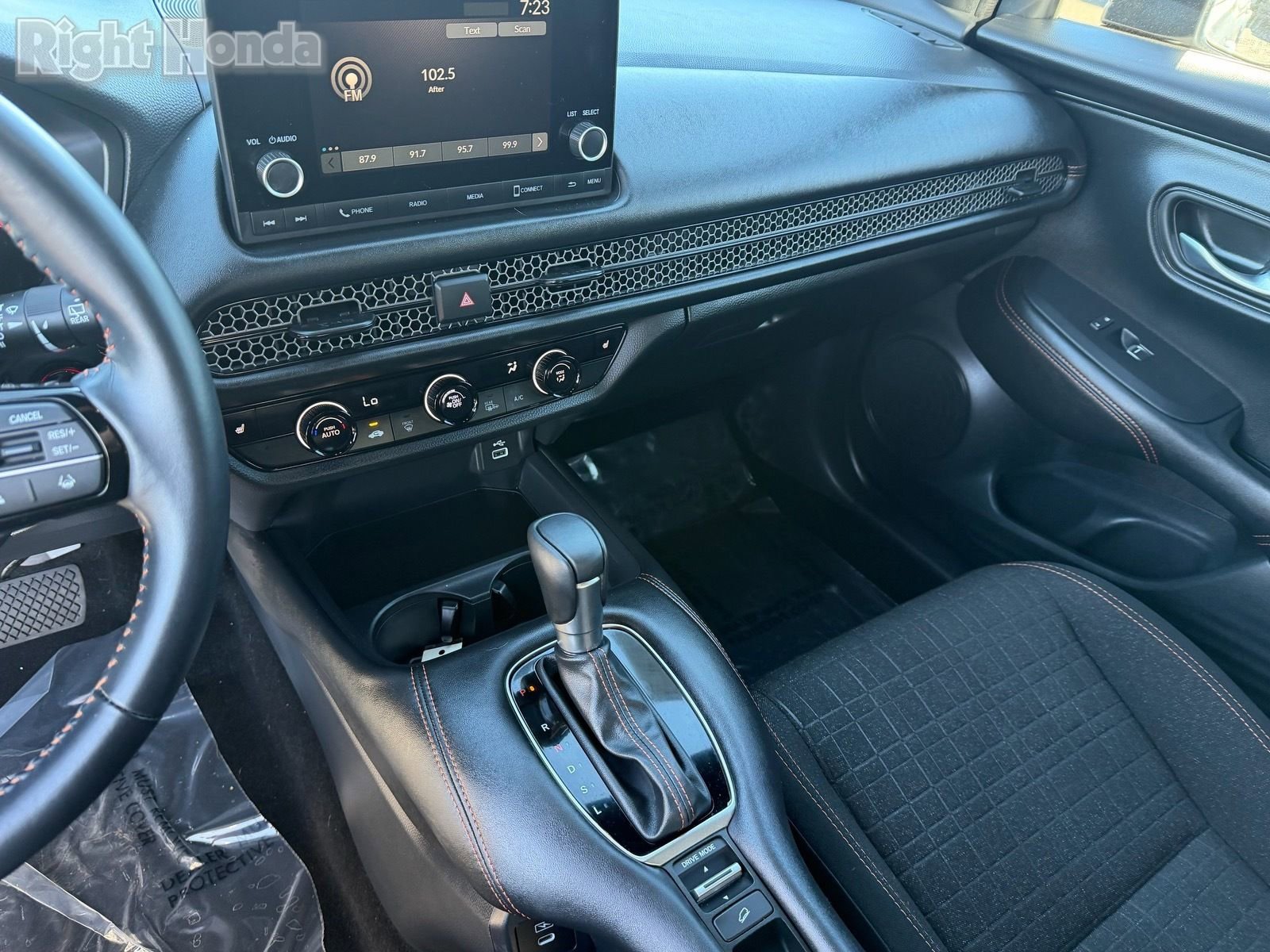 Certified 2025 Honda HR-V Sport image 27