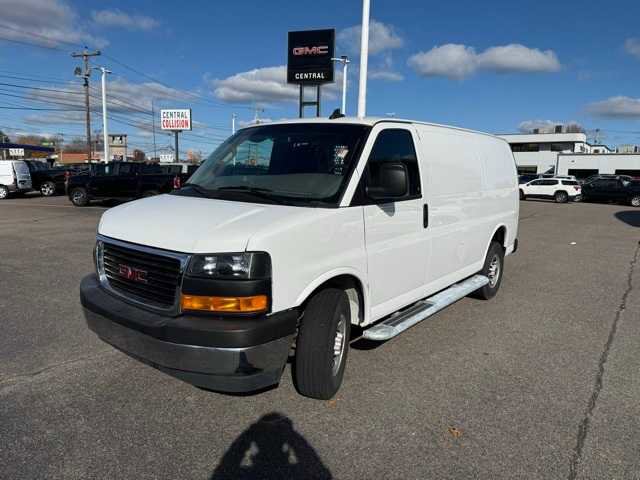Used 2024 GMC Savana 2500 w/ Driver Convenience Package image 3