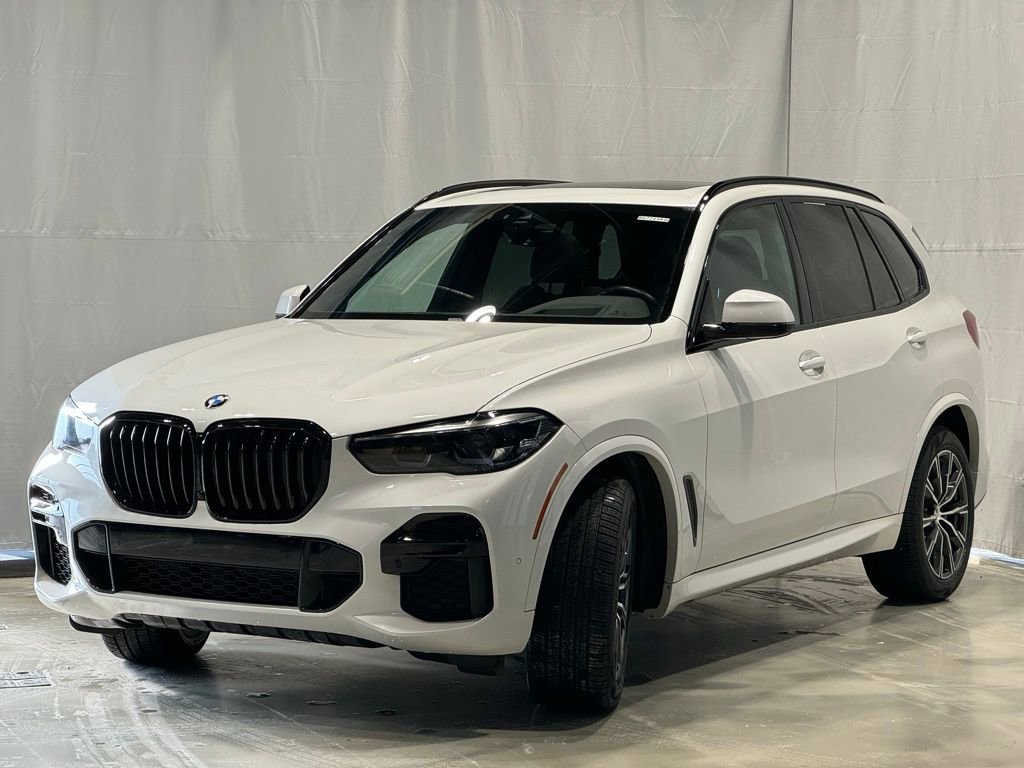 Used 2022 BMW X5 xDrive40i w/ M Sport Package video 3