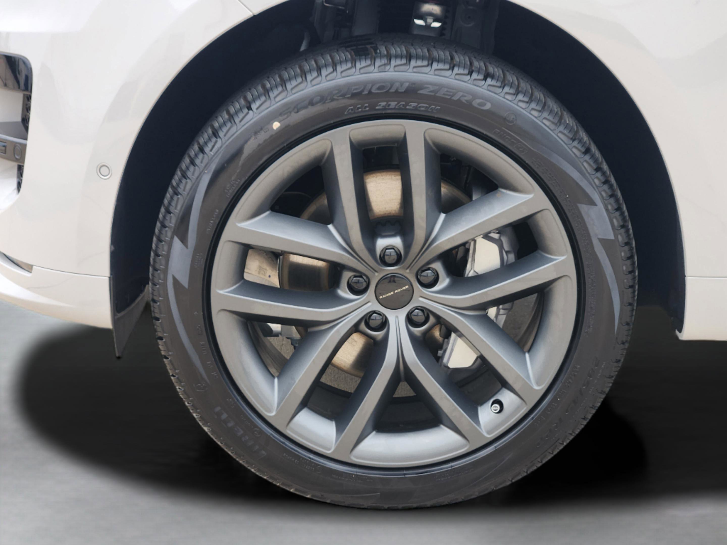New 2026 Land Rover Range Rover Sport Dynamic SE AWD/4WD image 10
