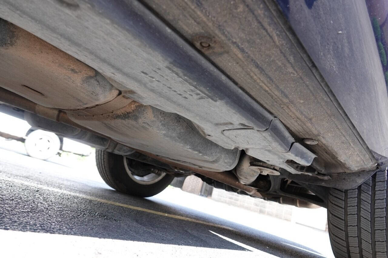 Used 2012 Volkswagen Touareg Sport image 97