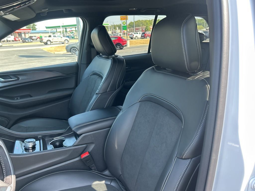 New 2025 Jeep Grand Cherokee Laredo image 25