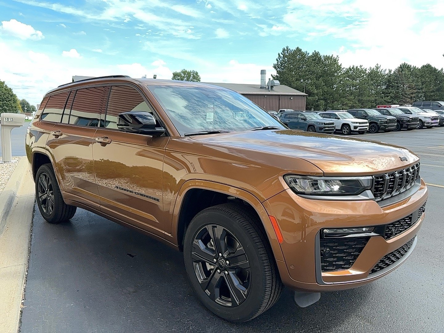 New 2027 Jeep Grand Cherokee L Limited AWD/4WD image 3