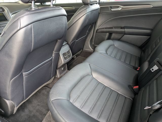 Used 2017 Ford Fusion SE w/ Fusion SE Technology Package FWD image 22