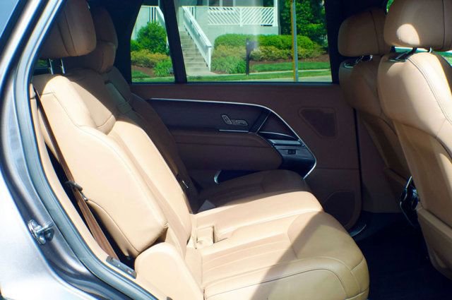 Used 2025 Land Rover Range Rover Long Wheelbase SE AWD/4WD image 47