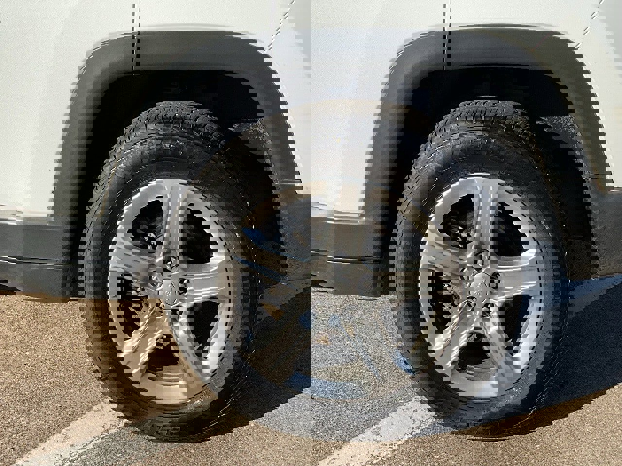 Used 2023 Jeep Compass Latitude image 8