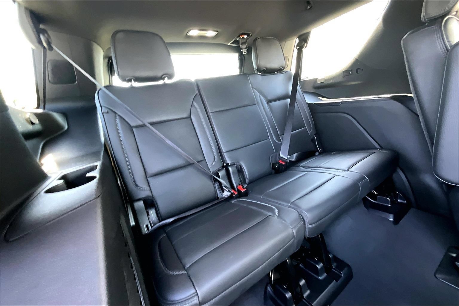 Used 2024 GMC Yukon Denali AWD/4WD image 35