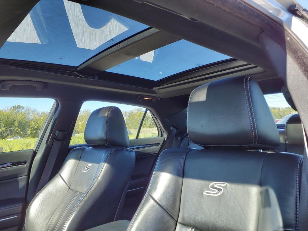 Used 2023 Chrysler 300 S image 5