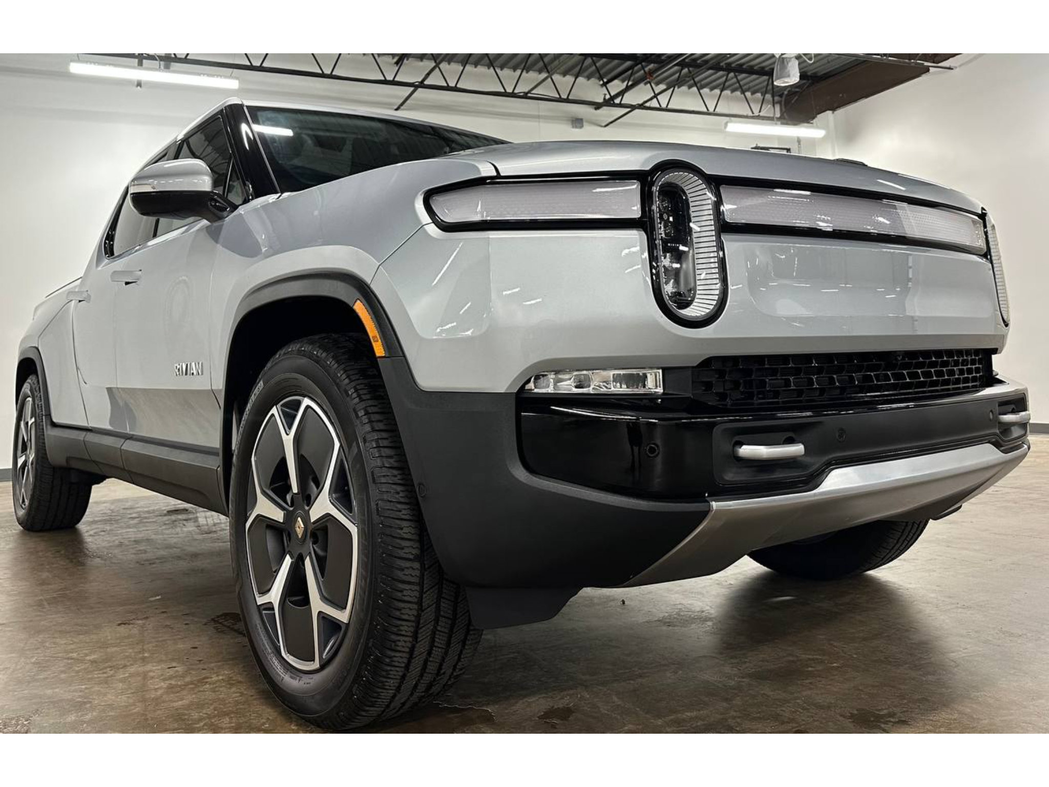 Used 2023 Rivian R1T Adventure Dual AWD/4WD image 6