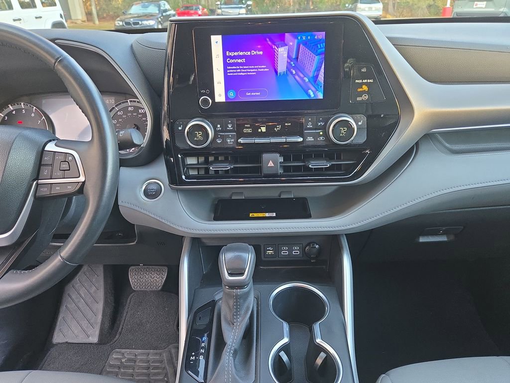 Certified 2024 Toyota Highlander XLE image 19