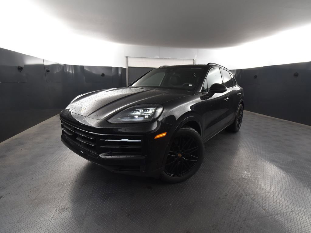 Used 2025 Porsche Cayenne image 43