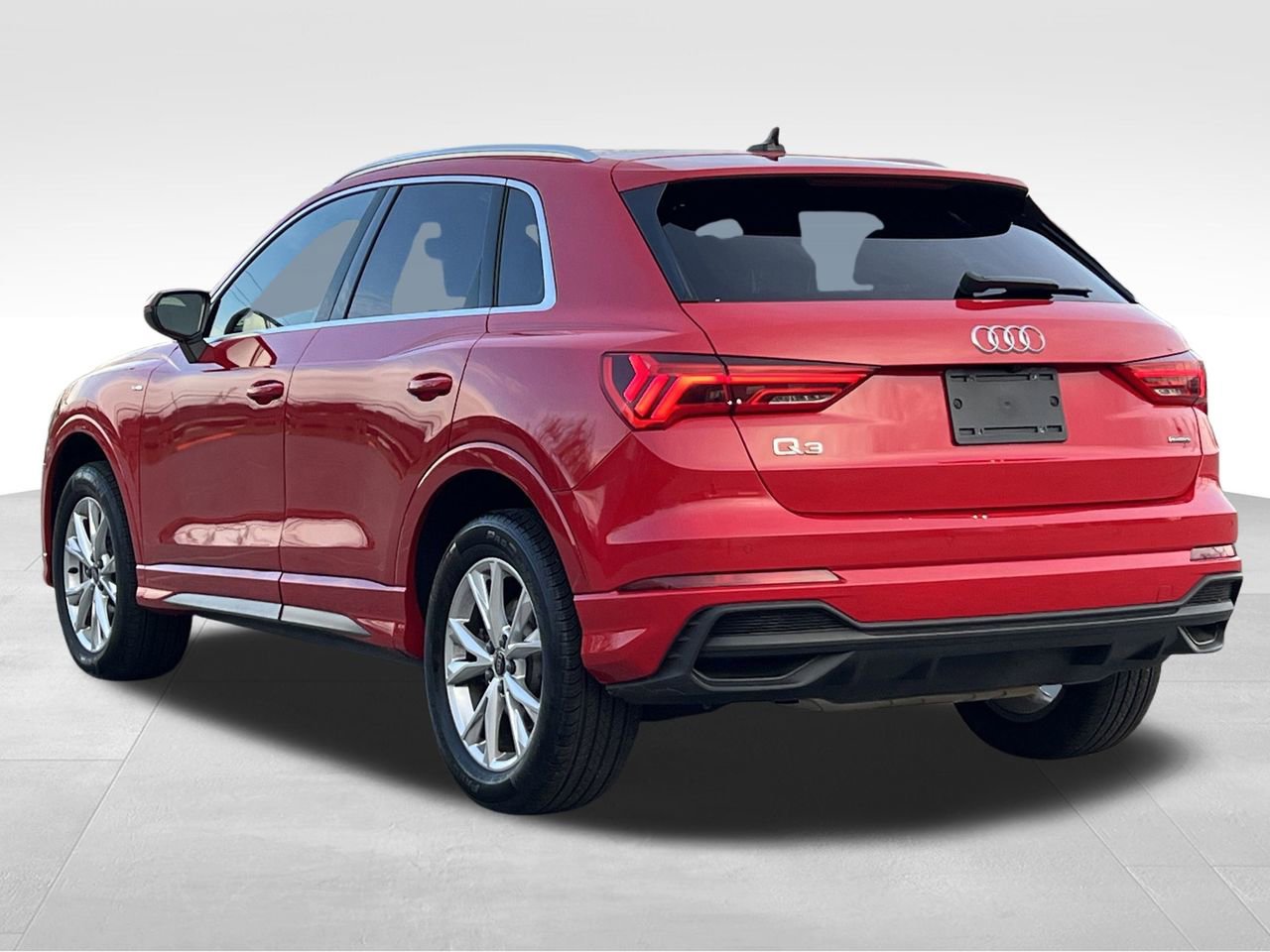 Used 2024 Audi Q3 2.0T Premium image 30