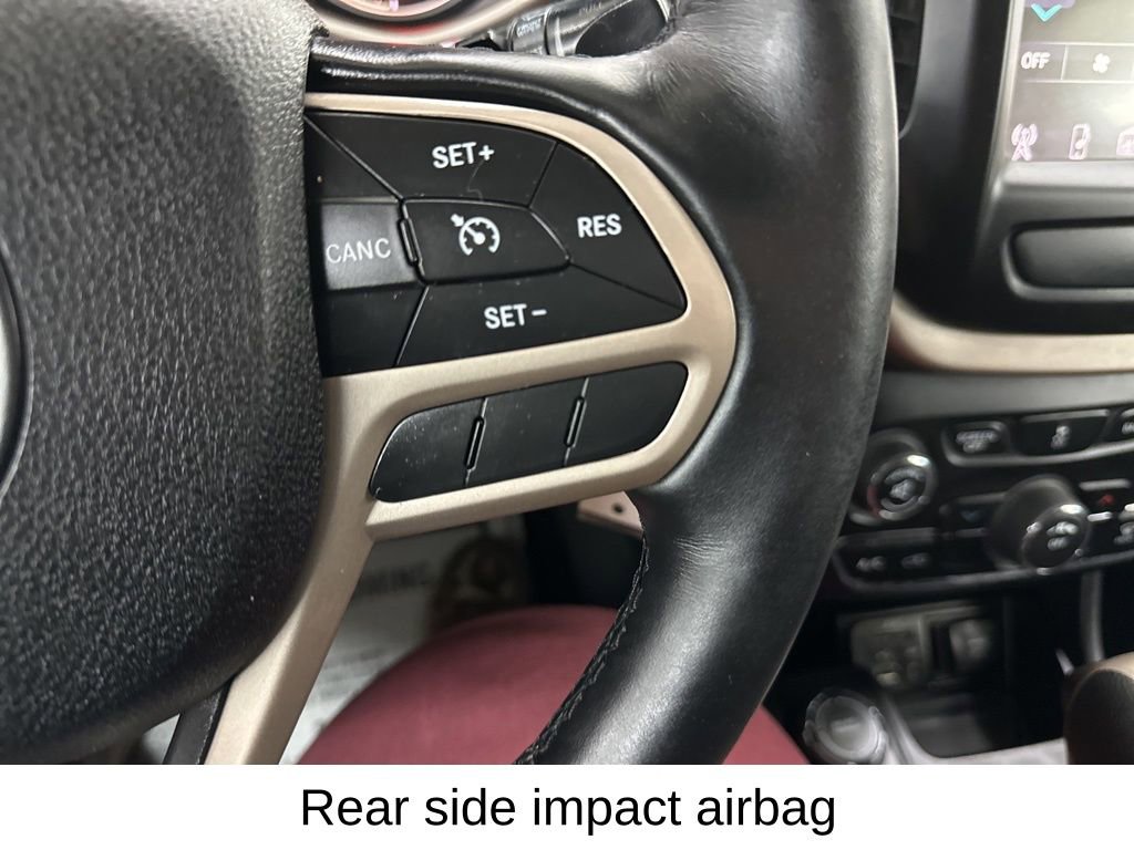 Used 2017 Jeep Cherokee Latitude w/ Cold Weather Group image 36