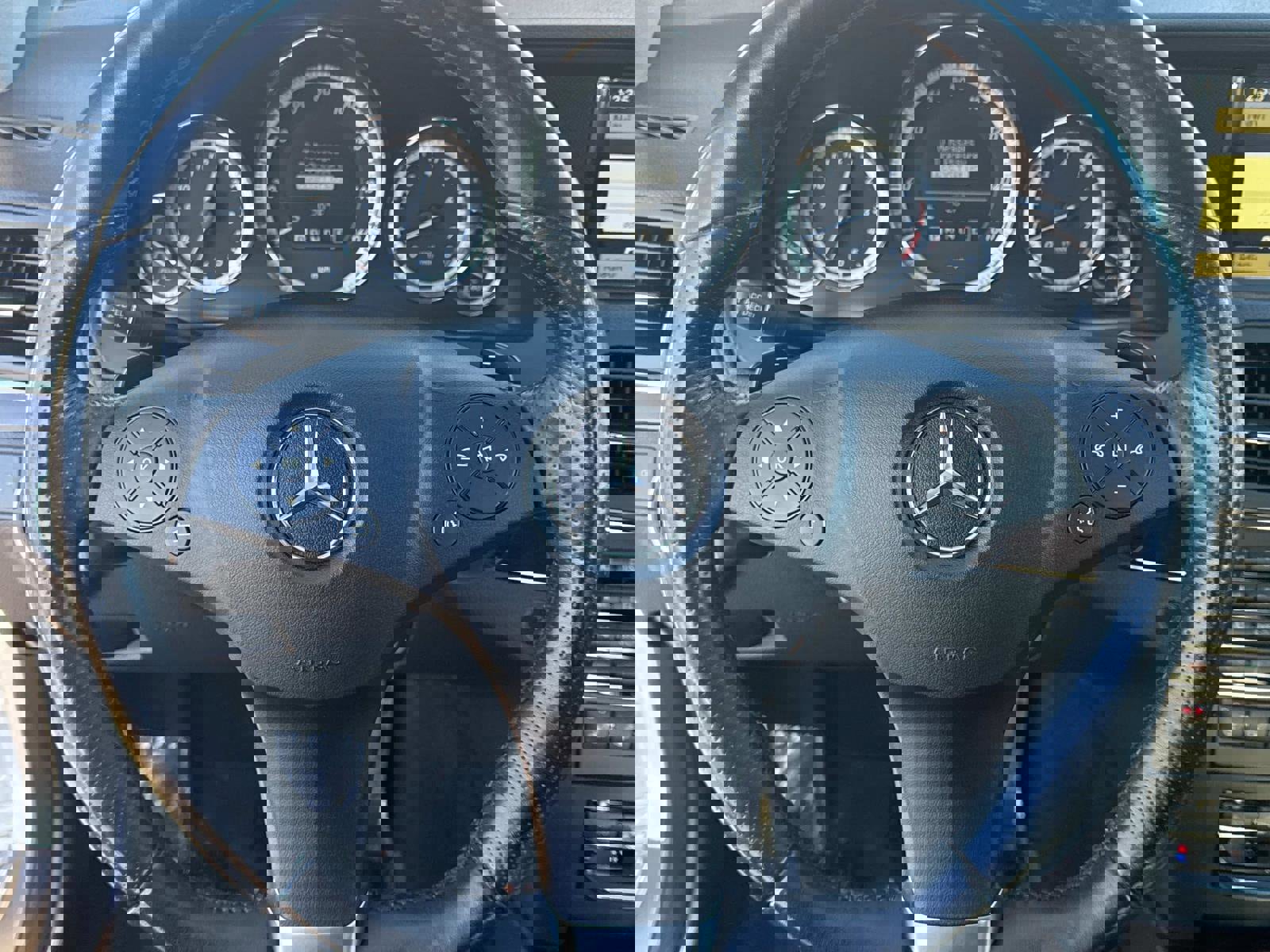 Used 2011 Mercedes-Benz E 550 E 550 image 23