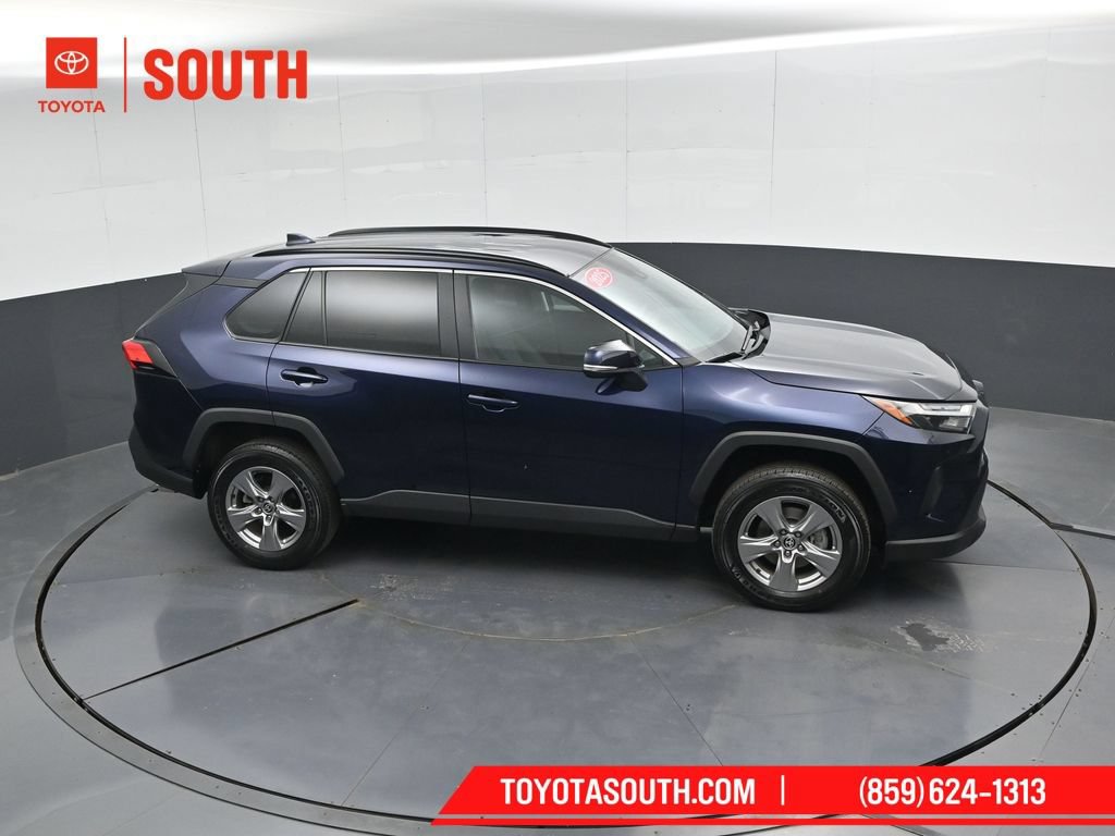 Used 2025 Toyota RAV4 XLE AWD/4WD image 44