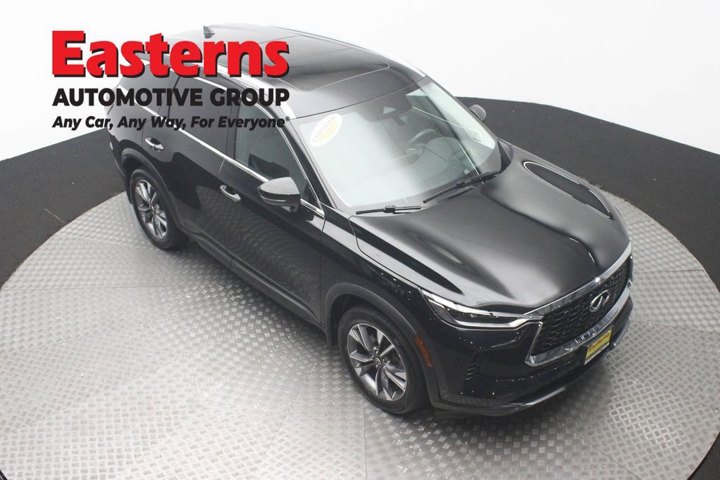 Used 2022 INFINITI QX60 Luxe w/ Vision Package AWD/4WD image 3