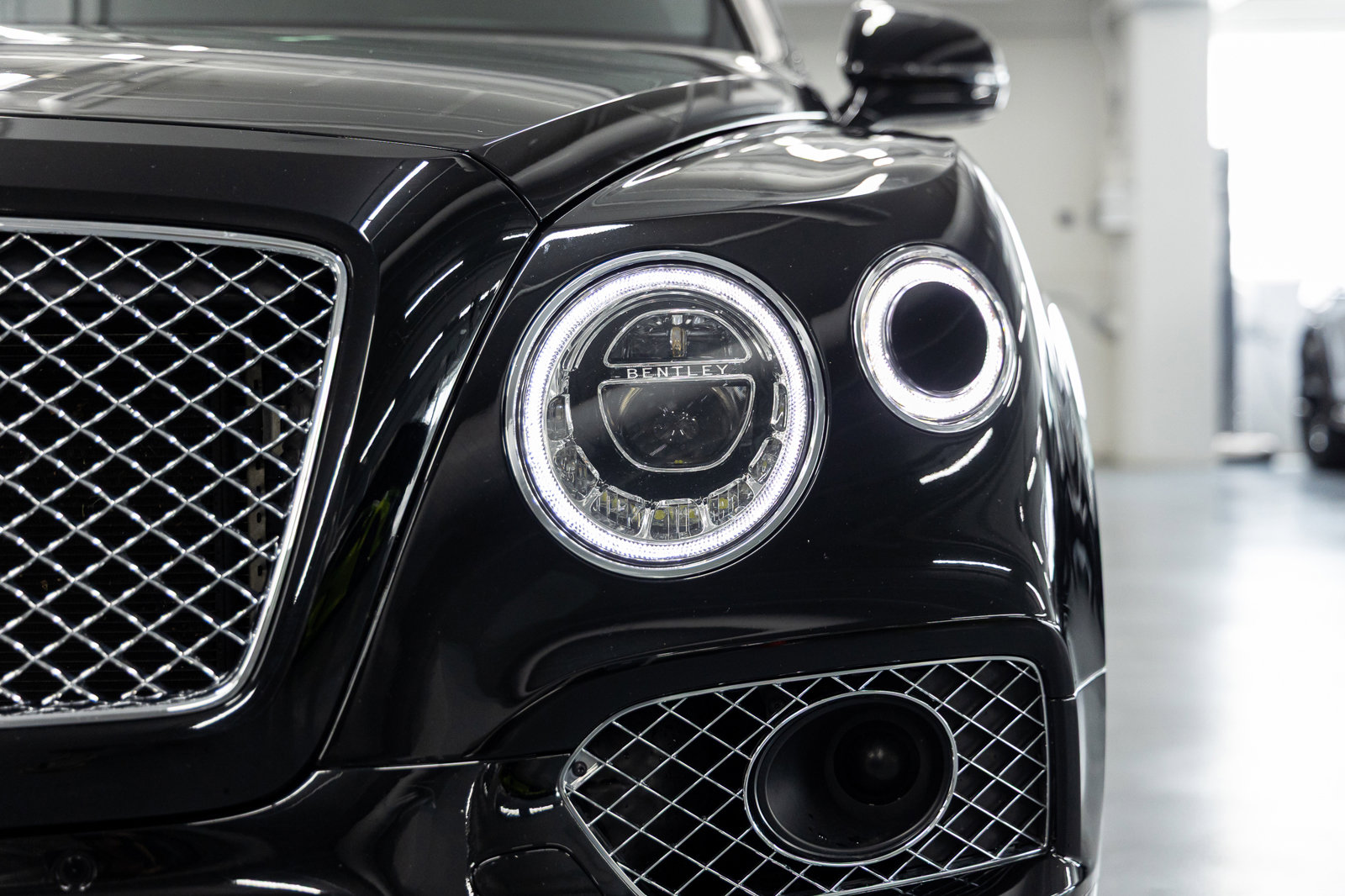 Used 2020 Bentley Bentayga image 11