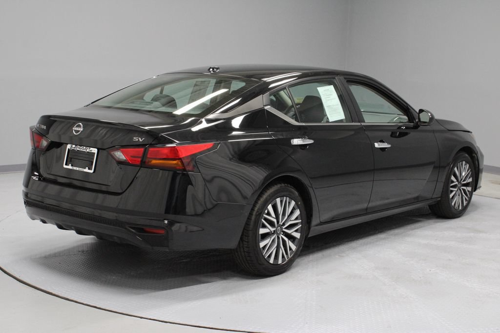 Certified 2024 Nissan Altima 2.5 SV FWD image 11
