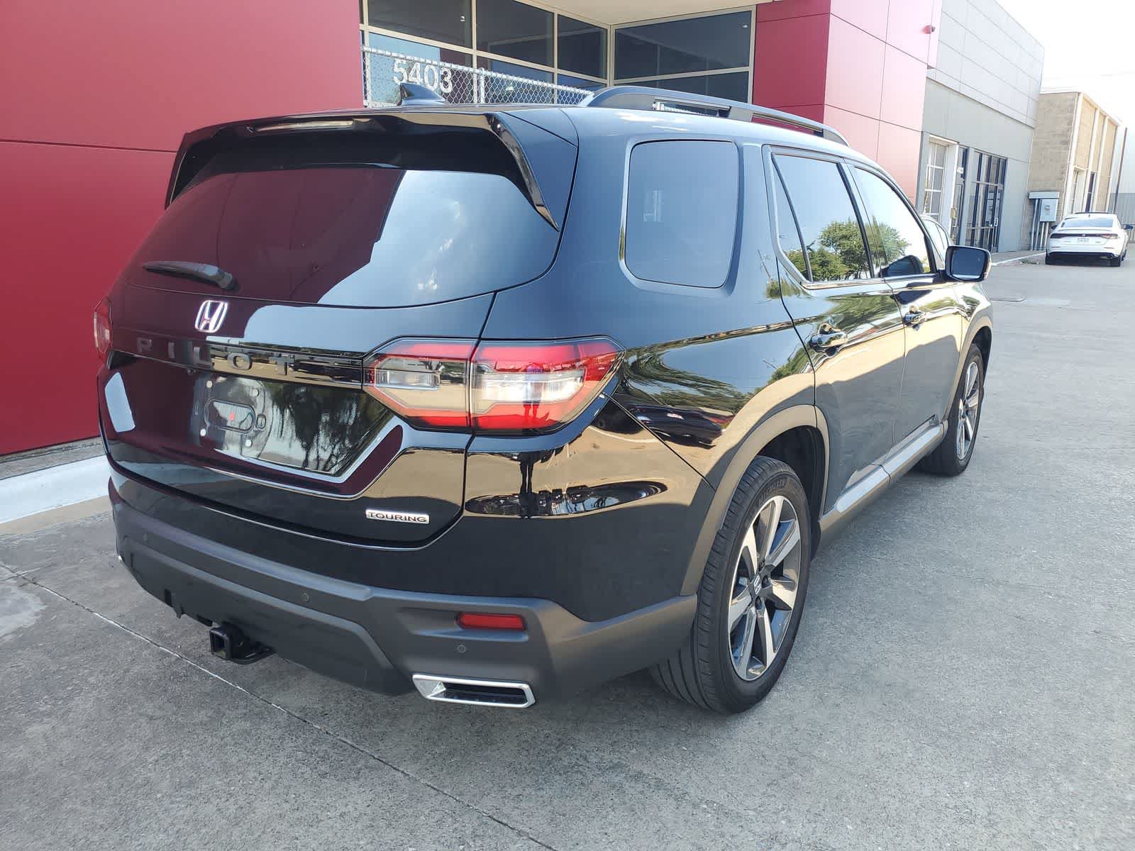 Used 2023 Honda Pilot Touring image 6